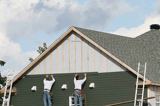 Professional Emergency Siding Repair technician working in Greenbelt, MD